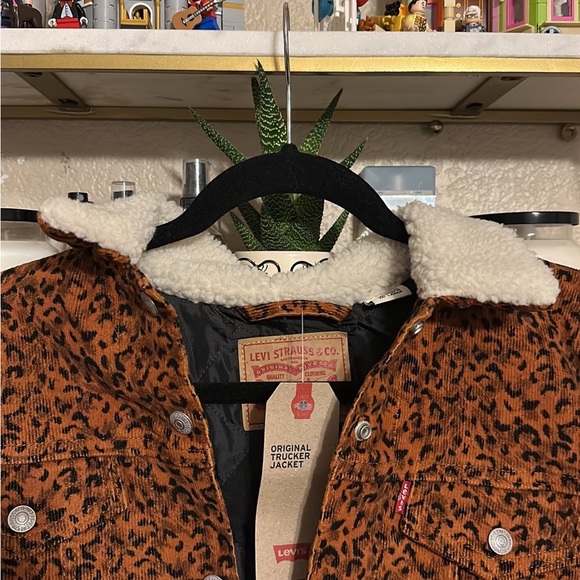 Levi’s Sherpa cheetah jacket - Picture 3 of 6
